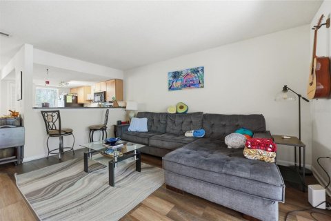 Condo in Gainesville, Florida, 1 bedroom № 2197175 - photo 8