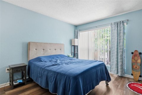 Condo in Gainesville, Florida, 1 bedroom № 2197175 - photo 12