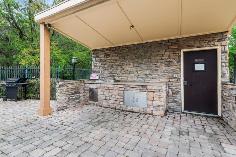 Condo in Gainesville, Florida, 1 bedroom № 2197175 - photo 16