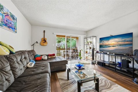 Condo in Gainesville, Florida, 1 bedroom № 2197175 - photo 9