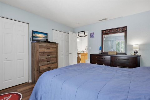 Condo in Gainesville, Florida, 1 bedroom № 2197175 - photo 11