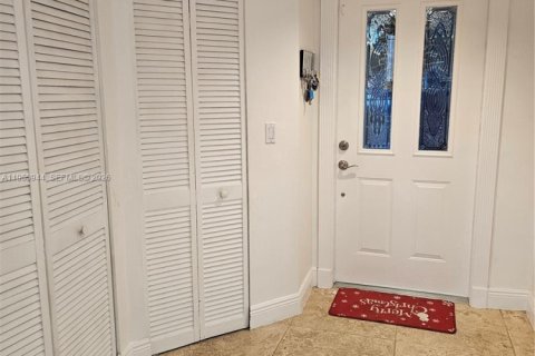 Copropriété à louer à Miami, Floride: 2 chambres, 86.4 m2 № 2010971 - photo 3