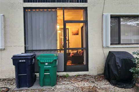 Copropriété à louer à Miami, Floride: 2 chambres, 86.4 m2 № 2010971 - photo 16