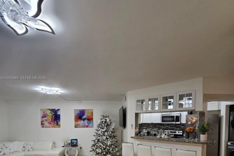 Copropriété à louer à Miami, Floride: 2 chambres, 86.4 m2 № 2010971 - photo 7