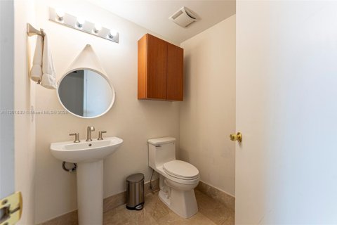 Купить кондоминиум в Авентура, Флорида 2 спальни, 185.9м2, № 1953571 - фото 17