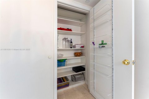 Купить кондоминиум в Авентура, Флорида 2 спальни, 185.9м2, № 1953571 - фото 18