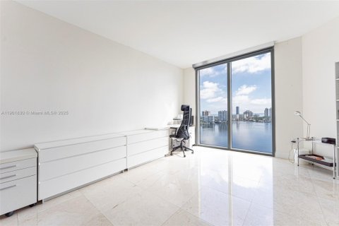 Купить кондоминиум в Авентура, Флорида 2 спальни, 185.9м2, № 1953571 - фото 8