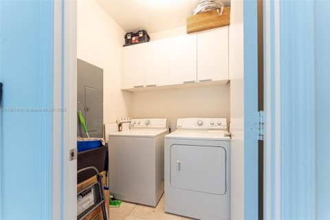 Купить кондоминиум в Авентура, Флорида 2 спальни, 185.9м2, № 1953571 - фото 11