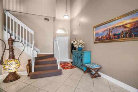 House in Hollywood, Florida 4 bedrooms, 179.02 sq.m. № 1779767 - photo 13