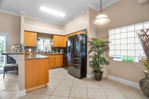 House in Hollywood, Florida 4 bedrooms, 179.02 sq.m. № 1779767 - photo 9