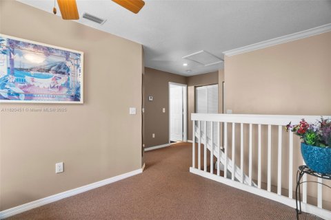 House in Hollywood, Florida 4 bedrooms, 179.02 sq.m. № 1779767 - photo 15
