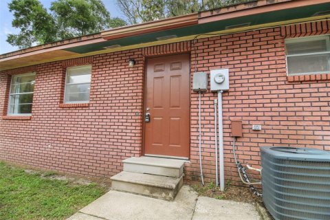 House in Floral City, Florida 2 bedrooms, 89.19 sq.m. № 2391519 - photo 11