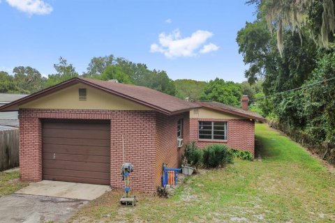 House in Floral City, Florida 2 bedrooms, 89.19 sq.m. № 2391519