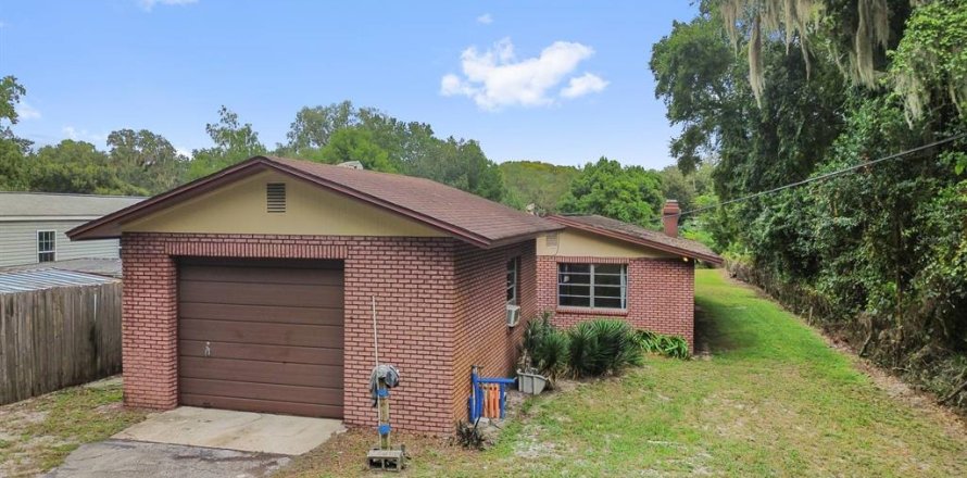 House in Floral City, Florida 2 bedrooms, 89.19 sq.m. № 2391519