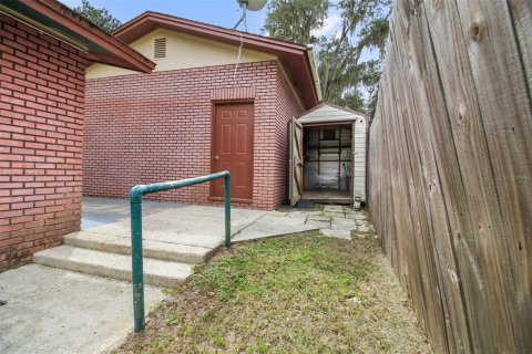 House in Floral City, Florida 2 bedrooms, 89.19 sq.m. № 2391519 - photo 9
