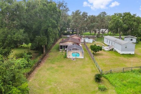 House in Floral City, Florida 2 bedrooms, 89.19 sq.m. № 2391519 - photo 5