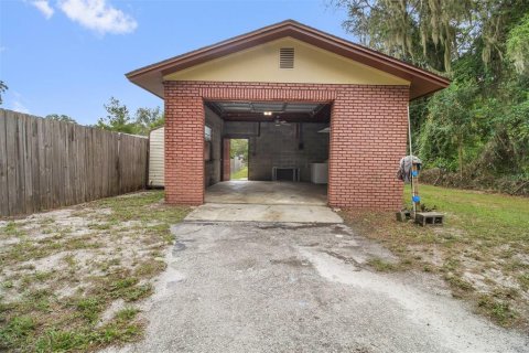 House in Floral City, Florida 2 bedrooms, 89.19 sq.m. № 2391519 - photo 7