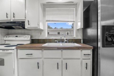 House in Floral City, Florida 2 bedrooms, 89.19 sq.m. № 2391519 - photo 14