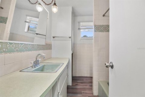 House in Floral City, Florida 2 bedrooms, 89.19 sq.m. № 2391519 - photo 21