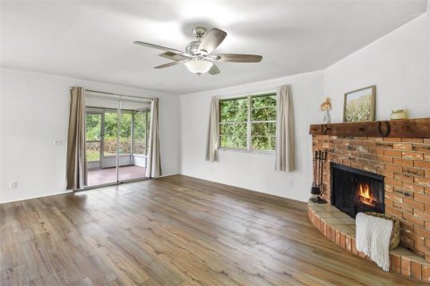 House in Floral City, Florida 2 bedrooms, 89.19 sq.m. № 2391519 - photo 3