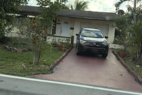 Casa en Tamarac, Florida 2 dormitorios, 96.8 m2 № 2272156