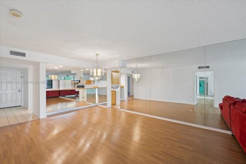 Condo in West Palm Beach, Florida, 2 bedrooms  № 2043340