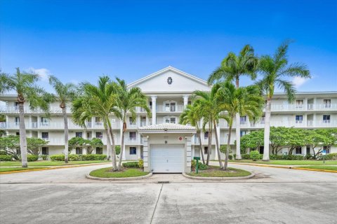 Condo in West Palm Beach, Florida, 2 bedrooms  № 2043340 - photo 15