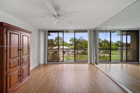 Condo in West Palm Beach, Florida, 2 bedrooms  № 2043340 - photo 5