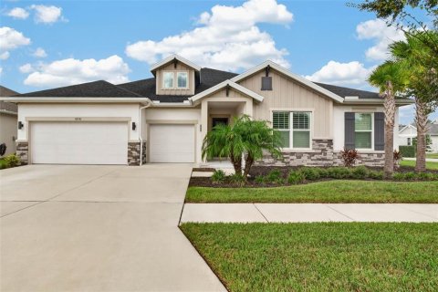 Villa ou maison à vendre à Land O' Lakes, Floride: 4 chambres, 299.7 m2 № 2390885 - photo 2