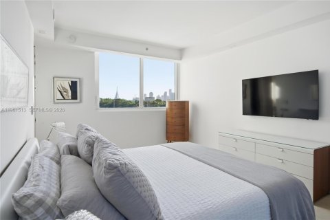 Condo in Miami Beach, Florida, 3 bedrooms  № 2080827 - photo 11
