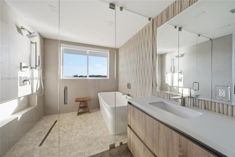 Condo in Miami Beach, Florida, 3 bedrooms  № 2080827 - photo 12