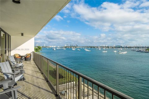 Condo in Miami Beach, Florida, 3 bedrooms  № 2080827 - photo 3