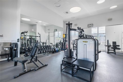 Condo in Miami Beach, Florida, 3 bedrooms  № 2080827 - photo 24