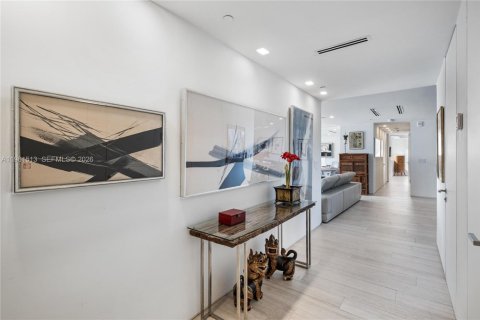 Condo in Miami Beach, Florida, 3 bedrooms  № 2080827 - photo 16