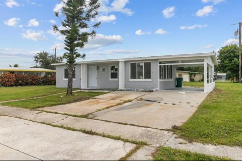 Villa ou maison à Port Charlotte, Floride 3 chambres, 87.98 m2 № 2371233