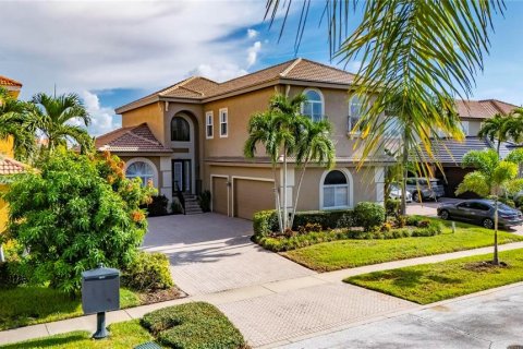 Villa ou maison à vendre à Apollo Beach, Floride: 4 chambres, 280.75 m2 № 2339289 - photo 6