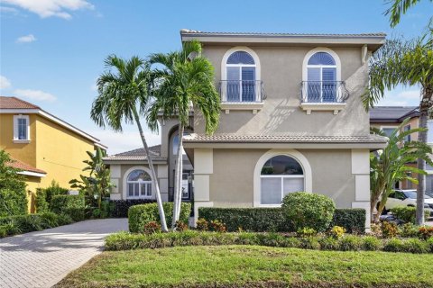 Villa ou maison à vendre à Apollo Beach, Floride: 4 chambres, 280.75 m2 № 2339289 - photo 9