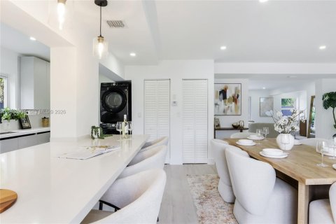 Casa en venta en Oakland Park, Florida, 3 dormitorios, 209.68 m2 № 1995288 - foto 3