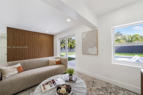 Casa en venta en Oakland Park, Florida, 3 dormitorios, 209.68 m2 № 1995288 - foto 16