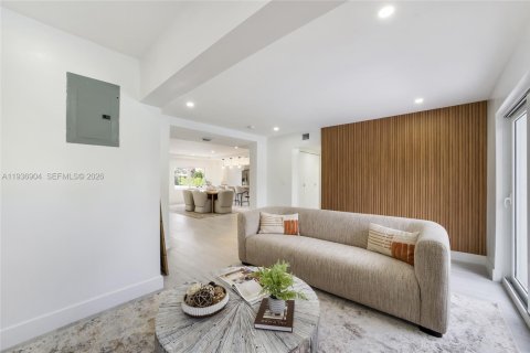 Casa en venta en Oakland Park, Florida, 3 dormitorios, 209.68 m2 № 1995288 - foto 13