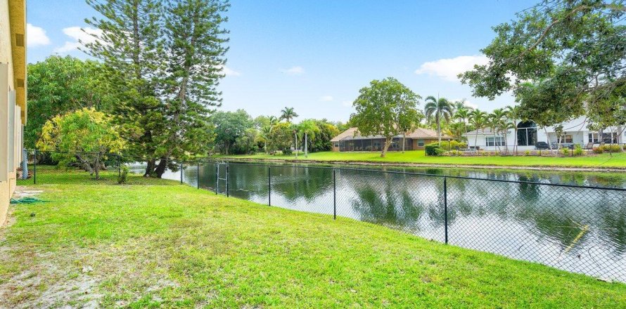 Villa ou maison à Davie, Floride 3 chambres, 222.59 m2 № 1182838