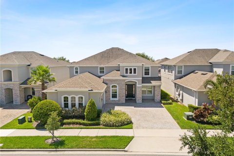 House in Winter Garden, Florida 5 bedrooms, 398.83 sq.m. № 1872860 - photo 1