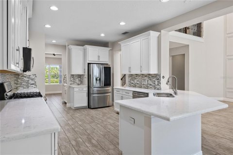 House in Winter Garden, Florida 5 bedrooms, 398.83 sq.m. № 1872860 - photo 14