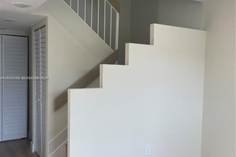 Снять в аренду таунхаус в Майами, Флорида 3 спальни, 115.76м2, № 1995371 - фото 19