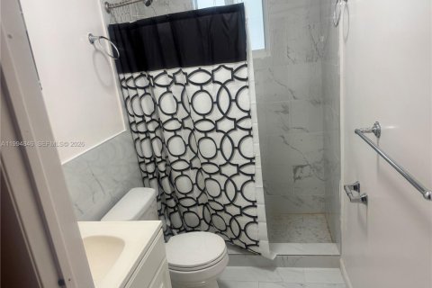 Apartamento en alquiler en Miami, Florida, 1 dormitorio, 167.6 m2 № 2058510 - foto 5
