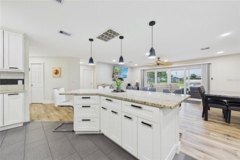 Casa en venta en Port Charlotte, Florida, 2 dormitorios, 104.05 m2 № 2207882 - foto 12