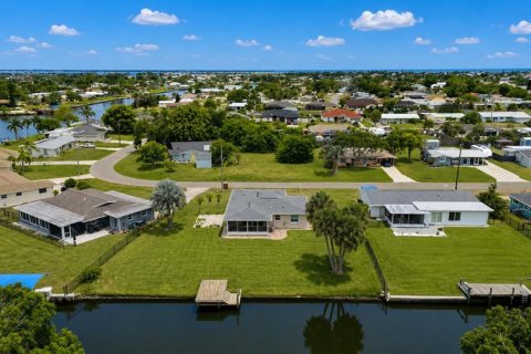 Casa en venta en Port Charlotte, Florida, 2 dormitorios, 104.05 m2 № 2207882 - foto 2