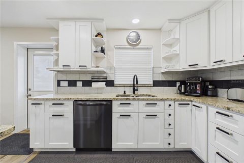Casa en venta en Port Charlotte, Florida, 2 dormitorios, 104.05 m2 № 2207882 - foto 6