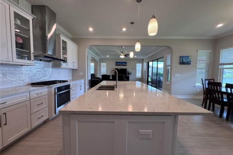 House in Wesley Chapel, Florida 5 bedrooms, 425.12 sq.m. № 2329697 - photo 17