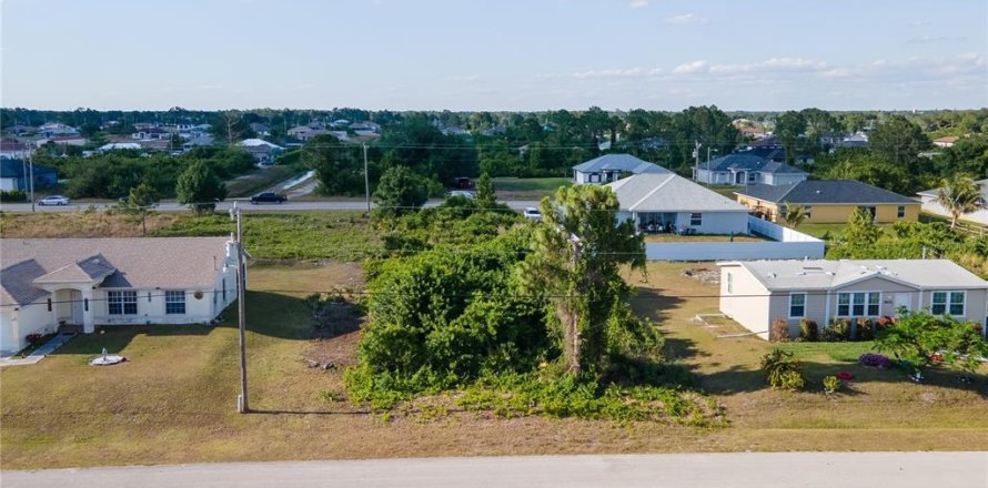 Land in Lehigh Acres, Florida № 2161072